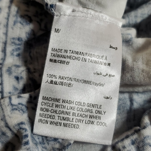 INC Blue & White Patterned Blouse - Picture 9 of 9